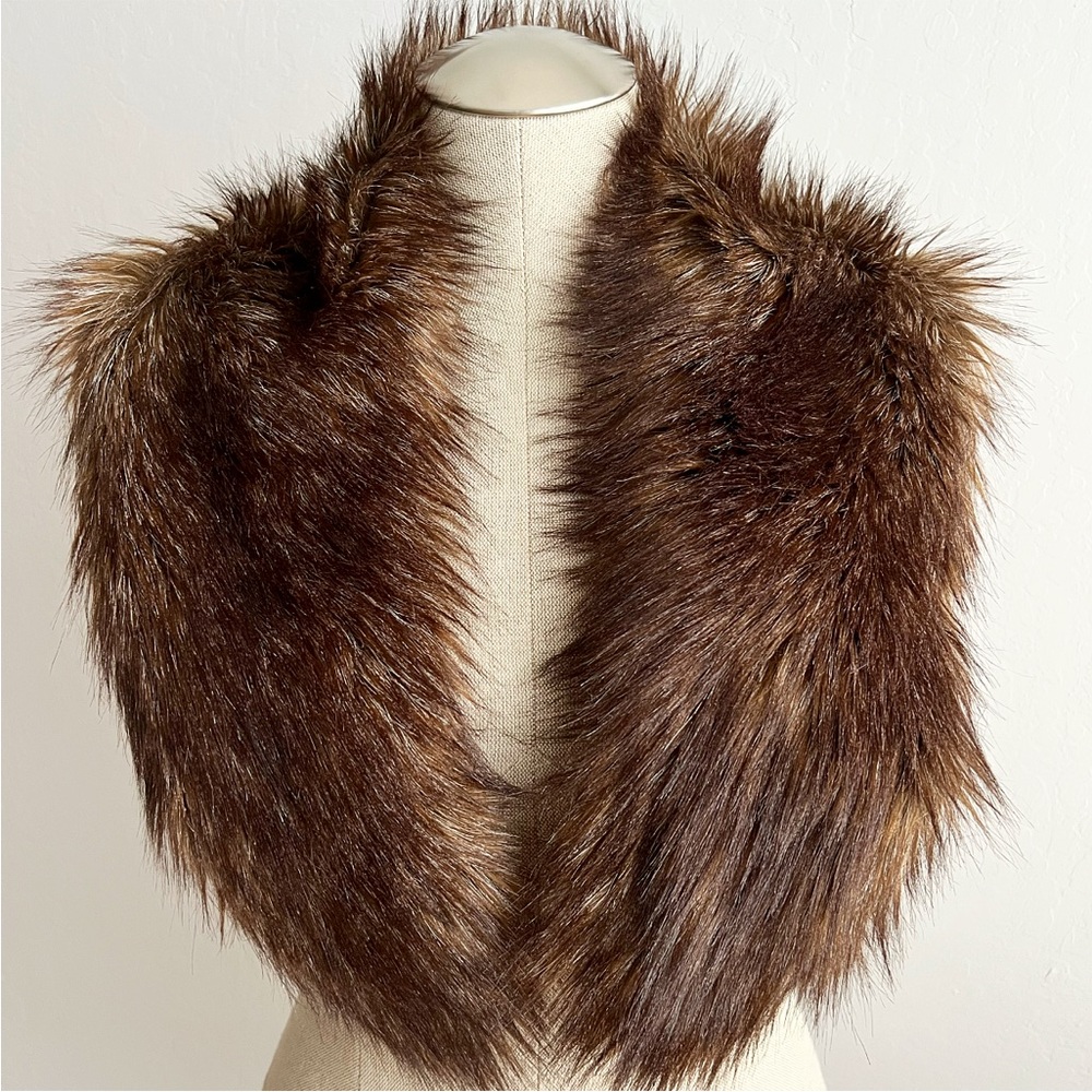 NWOT Faux Fur Collar